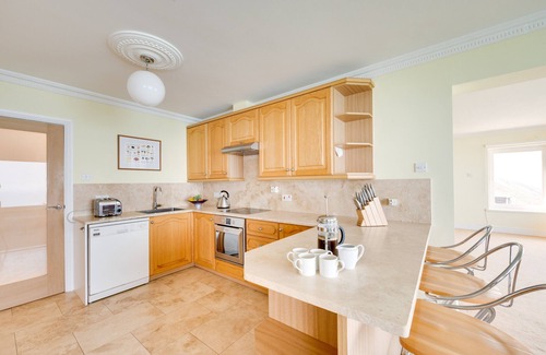 Tan-y-groes Apartment | Golwg y Mor - Two Bedroom Apartment, Sleeps 4