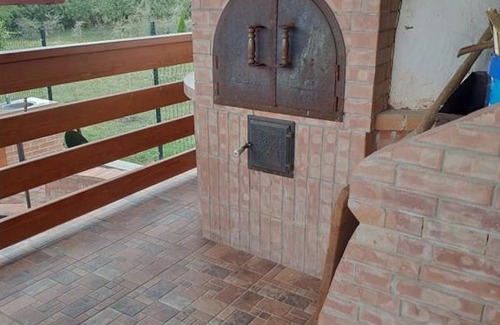 Biharia House | Gondos Vendégház