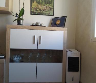 Logrono Apartment | Gonzalo de Berceo 15 " CALIDAD-SOBRIO" AND " FREE PRIVATE PARKING "
