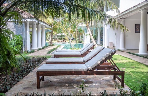 Ahangama Bed & Breakfast | GOOD STORY at NIRBANA ISLAND
