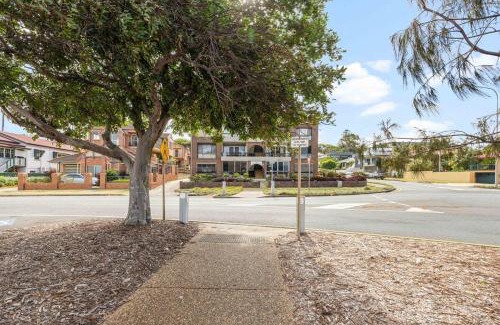 Margate Apartment | Good Vibes on Margate Beach