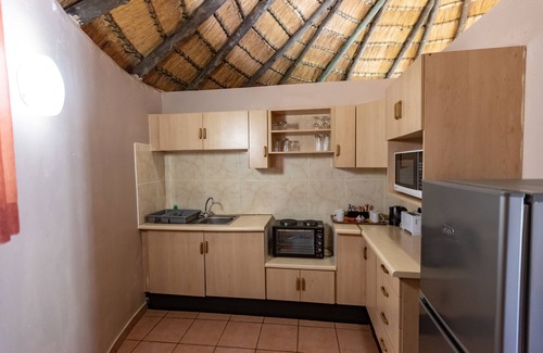Hluhluwe Cabin | Gooderson Dumazulu Lodge & Traditional Village
