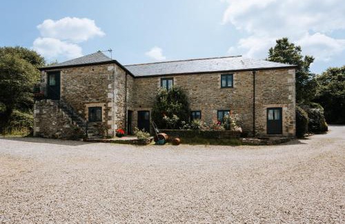 Newquay House | Goonwinnow Farm Cottages