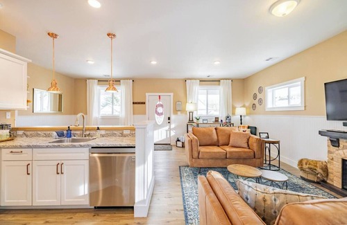 Anaconda Cottage | Goosetown Bungalow with Sauna; Dog Friendly