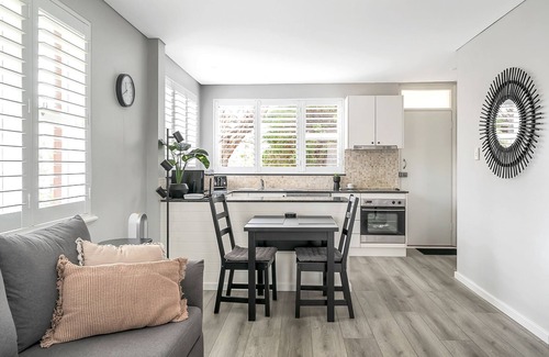 Manly Apartment | Gorgeous 1 Bedder Close to Everything You Need