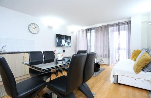 Woolwich Apartment | Gorgeous 2 bedroom 2 bathroom Woolwich