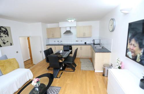Woolwich Apartment | Gorgeous 2 bedroom 2 bathroom Woolwich