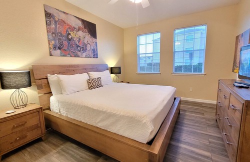 Loughman Condo | Gorgeous 2 bedroom condo, gated community conveniently located close to Disney!