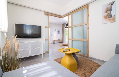 Ben Ami Villa | Gorgeous 2-Story Villa in Northern Israel