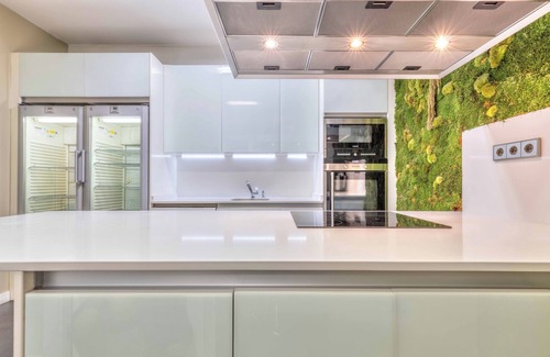 Malasana Apartment | Gorgeous 230sqm bright and spacious apartment! By Gran Via!