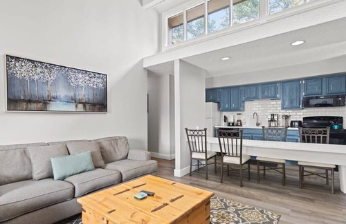 Peak 8 Condo | Gorgeous 2BR Home In Town, Minutes from Skiing!