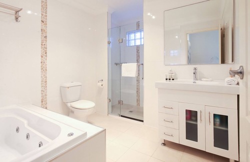 Surf Beach House | Gorgeous 3-Bed Duplex with Ocean Views