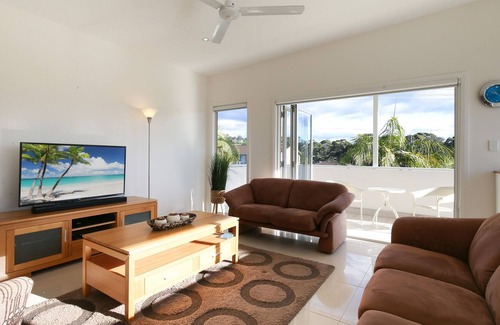 Surf Beach House | Gorgeous 3-Bed Duplex with Ocean Views