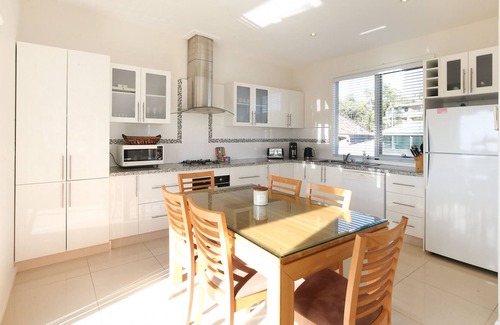 Surf Beach House | Gorgeous 3-Bed Duplex with Ocean Views