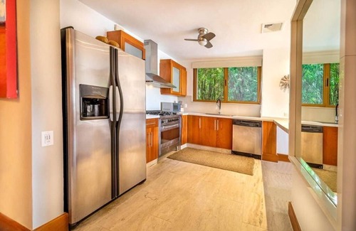 Los Altos Apartment | Gorgeous 3 Bedroom Flat With Golf View