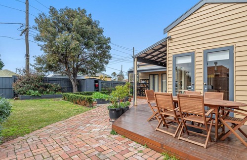 Yarraville House | Gorgeous 3-Bedroom Victorian Home With Garden