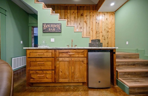 Broken Bow House | Gorgeous 3 story home, Inviting Bourbon Room, Poker table, Life-size chess, Pet Friendly