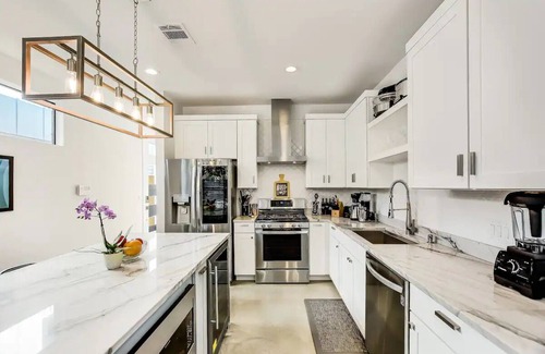 Bouldin House | Gorgeous 3BR/3BA in the Heart of South Congress