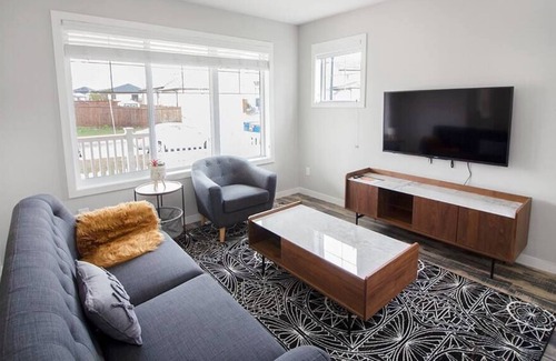 Fort Gary House | Gorgeous 4 Bedroom Townhouse in South Winnipeg