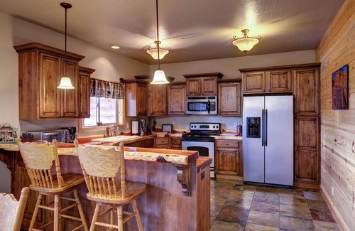 Long Valley Junction Cabin | Gorgeous 5-Star Chalet Mid-way Between Bryce & Zion - Read our reviews!