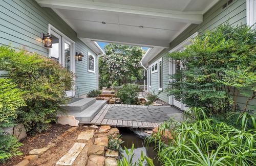 Austin Villa | Gorgeous 6br Villa in Lovely Austin wt Massive Pool & Hot Tub + Goats & Chickens