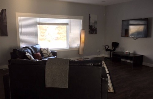 Regina House | Gorgeous Acreage House - minutes south of Regina