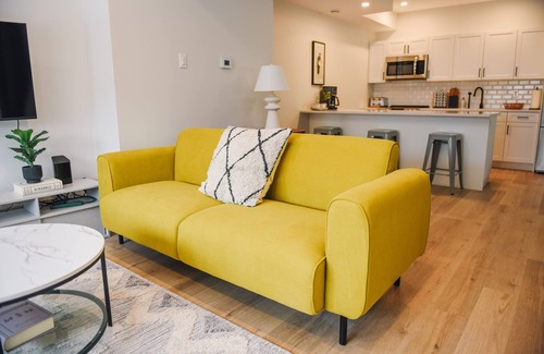 Winnipeg Condo | Gorgeous and Unique 5 Bed & 2.5 Bath Townhouse