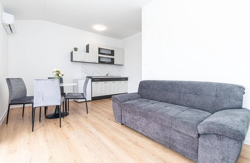 Kastel Kambelovac Apartment | Gorgeous apartment in Kastel Kambelovac
