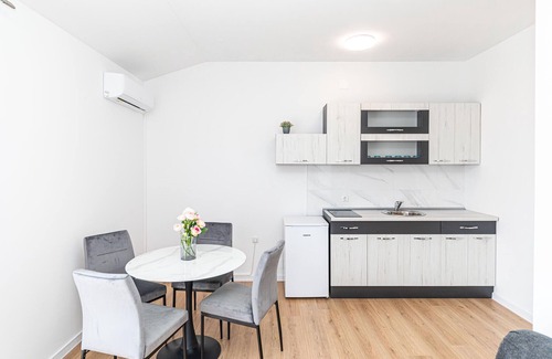 Kastel Kambelovac Apartment | Gorgeous apartment in Kastel Kambelovac