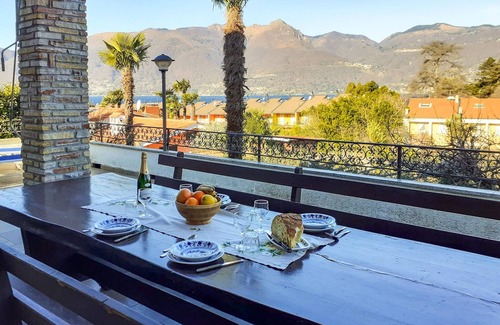 Porto Valtravaglia Apartment | Gorgeous apartment in Germignaga