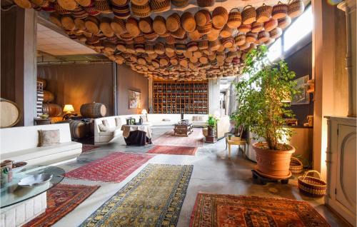 Cori Apartment | Gorgeous Apartment In Cori With Kitchen