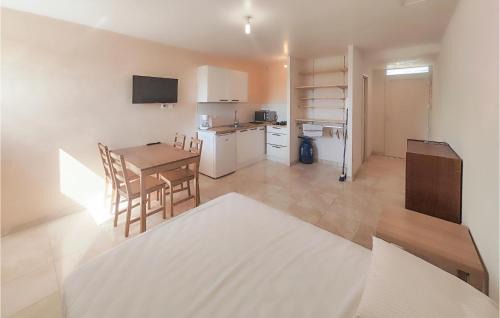 Loupian Apartment | Gorgeous Apartment In Loupian