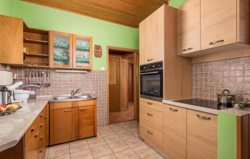 Sarsoni Apartment | Gorgeous Apartment In Rijeka