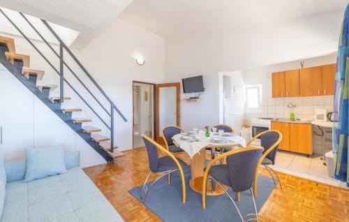 Stinica Apartment | Gorgeous Apartment In Stinica With Wifi