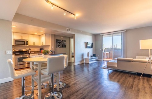 Pico Apartment | Gorgeous apartment in Santa Monica!