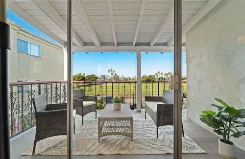 Ocean Beach Villa | Gorgeous Beach Villa - Ocean Views + Sleeps 12!