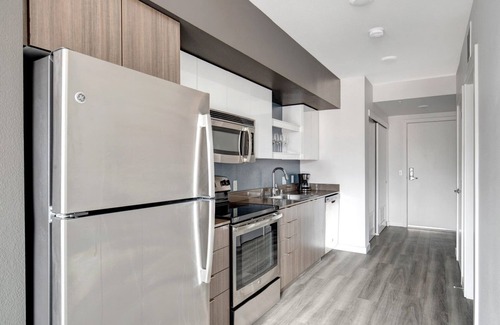 Broadway Apartment | Gorgeous Capitol Hill 1BR w/Gym & BBQ, close to SU & SCC, by Blueground