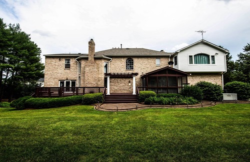 Lincolnia House | Gorgeous Chateau/House on 1.5 acres - in Annandale Center/mins to Washington DC