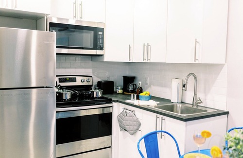 Lauderdale Harbours Apartment | Gorgeous & Comfy Studio, Pool-Parking-Kitchen