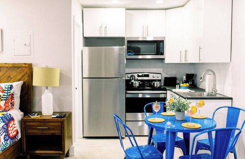 Lauderdale Harbours Apartment | Gorgeous & Comfy Studio, Pool-Parking-Kitchen