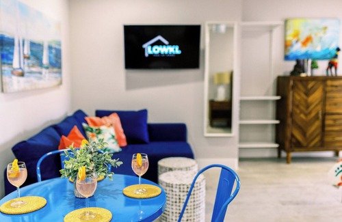 Lauderdale Harbours Apartment | Gorgeous & Comfy Studio, Pool-Parking-Kitchen