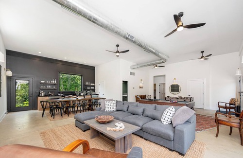 Three Oaks House | Gorgeous Estate With Pool, Hot Tub, and MORE!