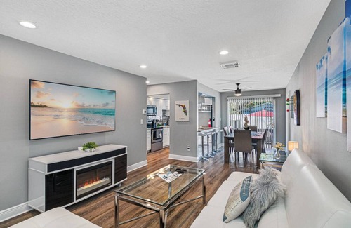 Pinellas Park House | Gorgeous Heated Pool House Near Gulf Beaches!