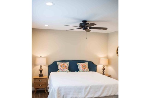 Destin House | Gorgeous Home by the Bay | Short Drive to Beach | Walk to Area Attractions!