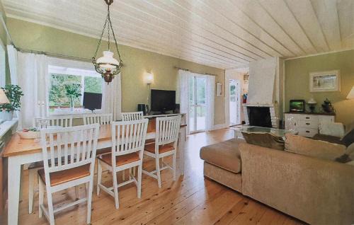 Osteraker House | Gorgeous Home In Åkersberga With Sauna