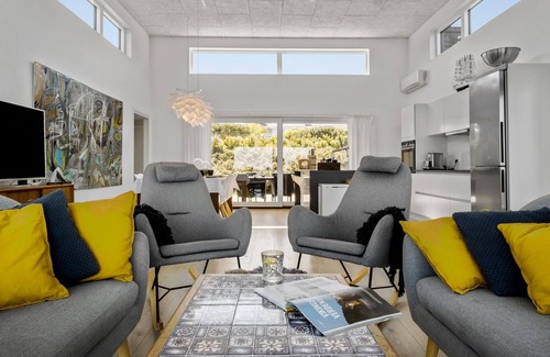 Hoeve Strand House | Gorgeous home in Asnæs with sauna