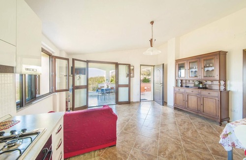 Azzagulta House | Gorgeous home in Badesi OT with WiFi