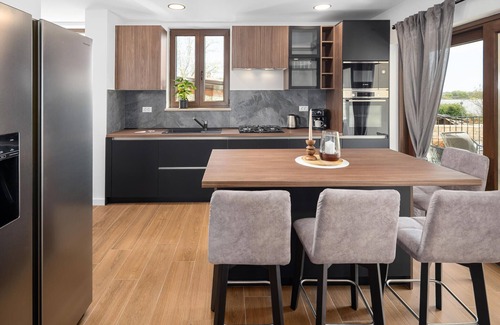 Bale House | Gorgeous home in Bale with WiFi