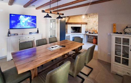 Bale House | Gorgeous Home In Bale With Wifi