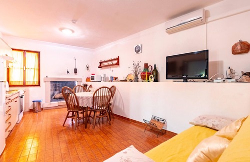 Prizba House | Gorgeous home in Blato with WiFi